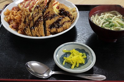 オムカツライス 750円